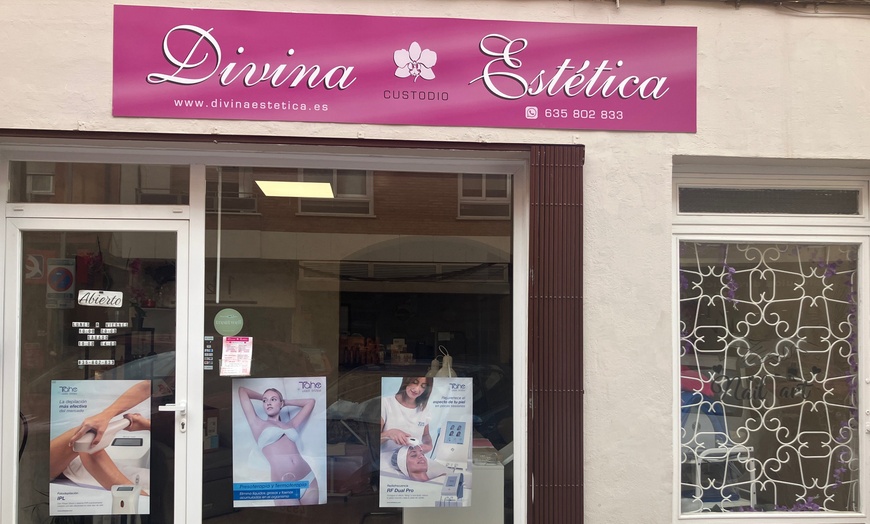 Image 8: Limpieza facial completa con opción a microdermoabrasión y máscara LED