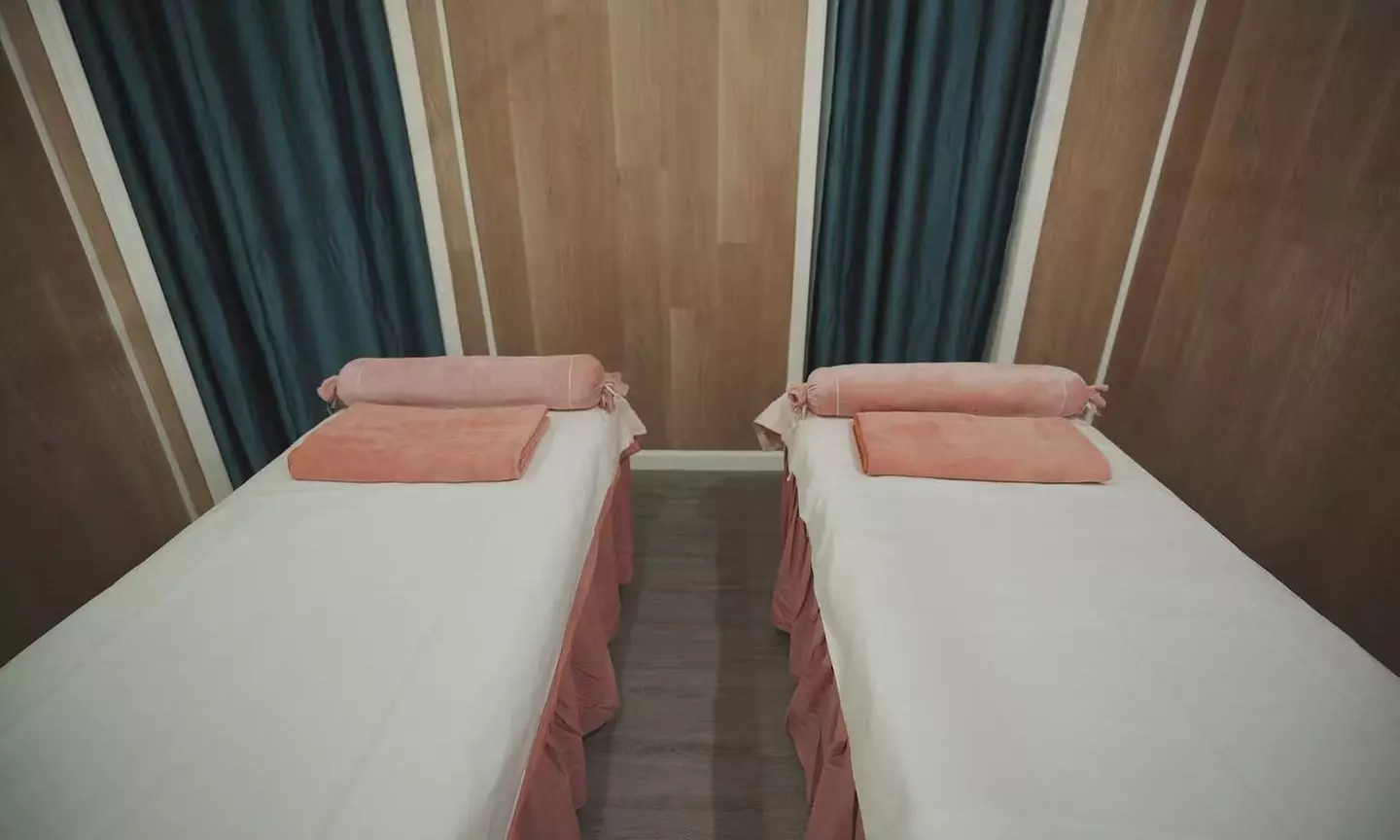 Soothing Couples Massages & Spa Escape in Midtown Manhattan