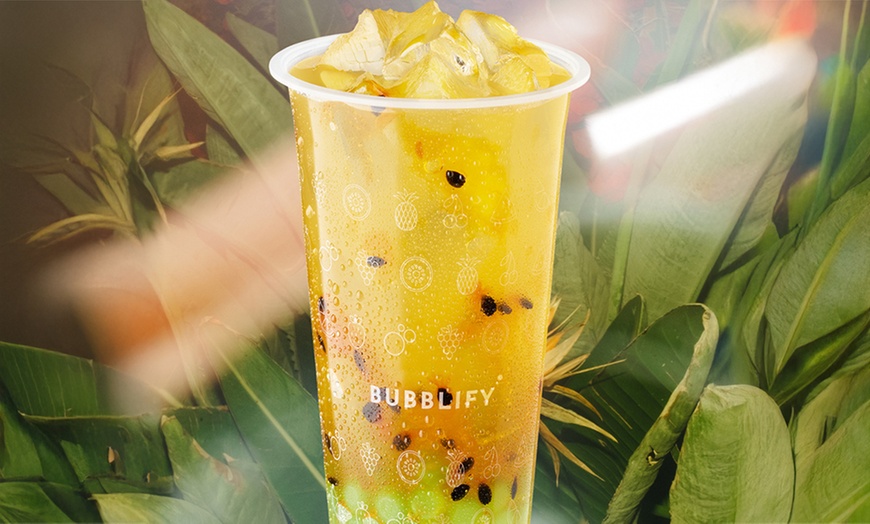 Image 2: Indulge with a Medium/Large Bubble Tea Package for One, Two or Three 