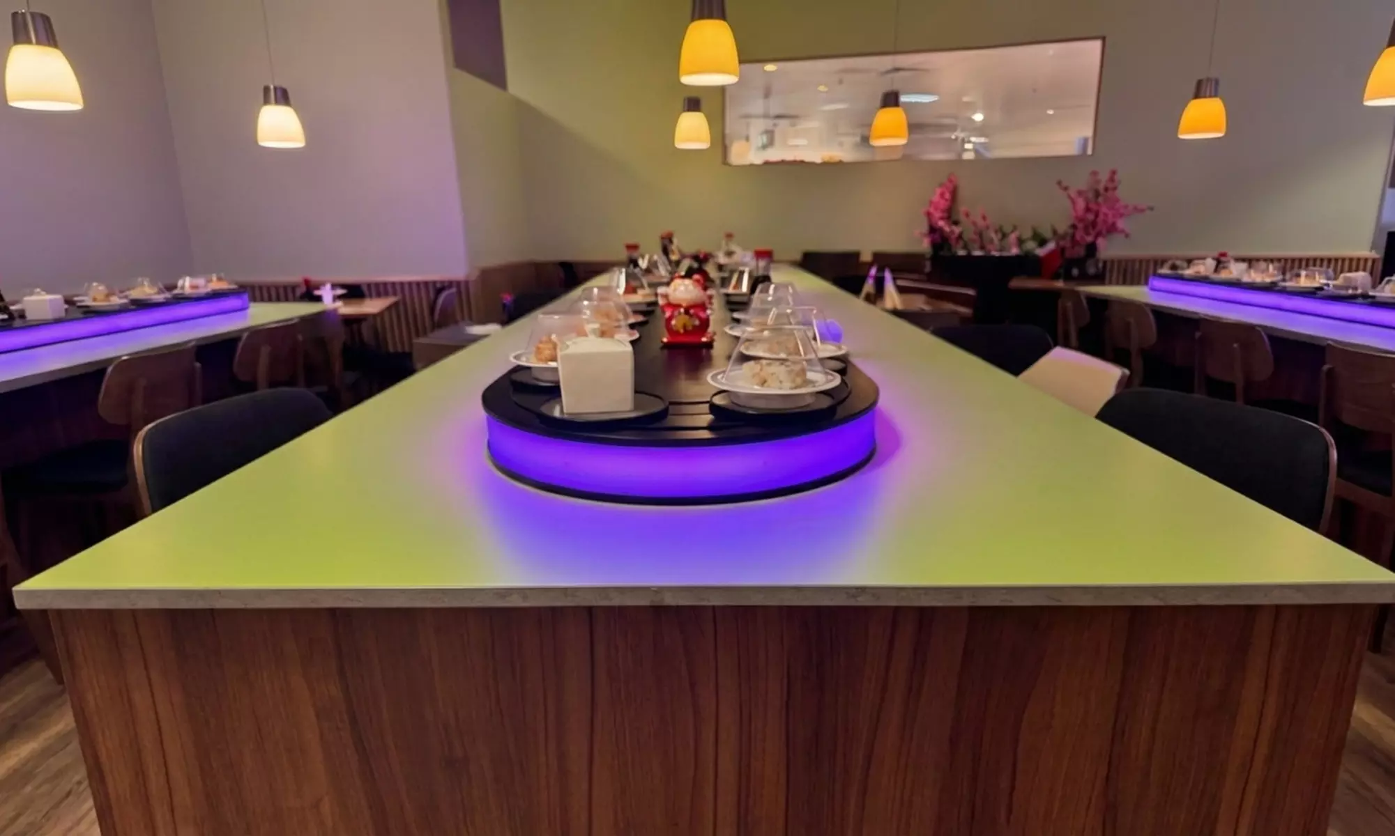 Sushi-Laufband mit 10 / 20 / 40 Tellern nach Wahl für 1, 2 od. 4 Pers.