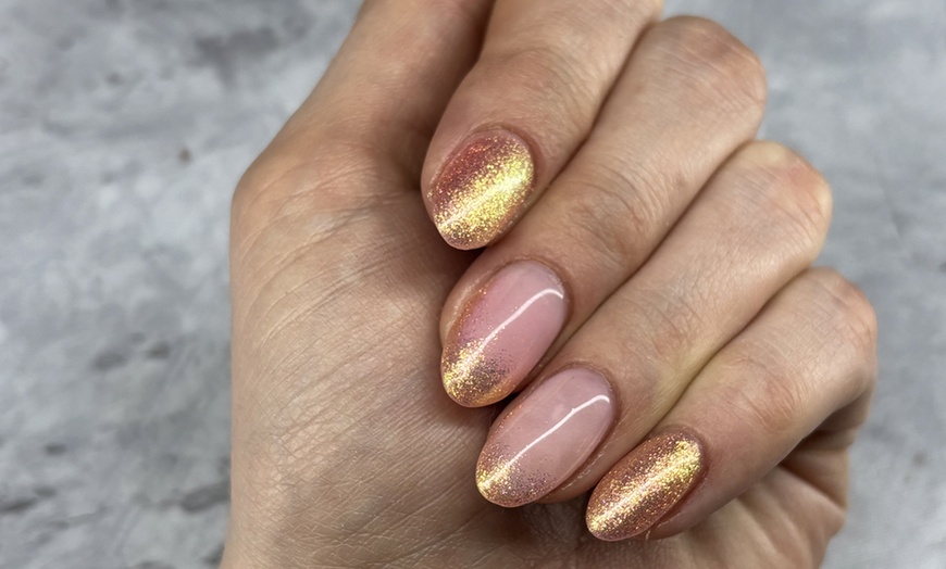 Image 4: Beauté des mains et pose de vernis semi-permanent 