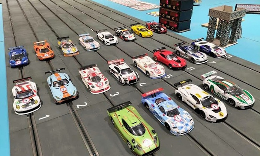 Image 14: Carrera de slot de hasta 60 minutos: elige Quick Race o GP Experience