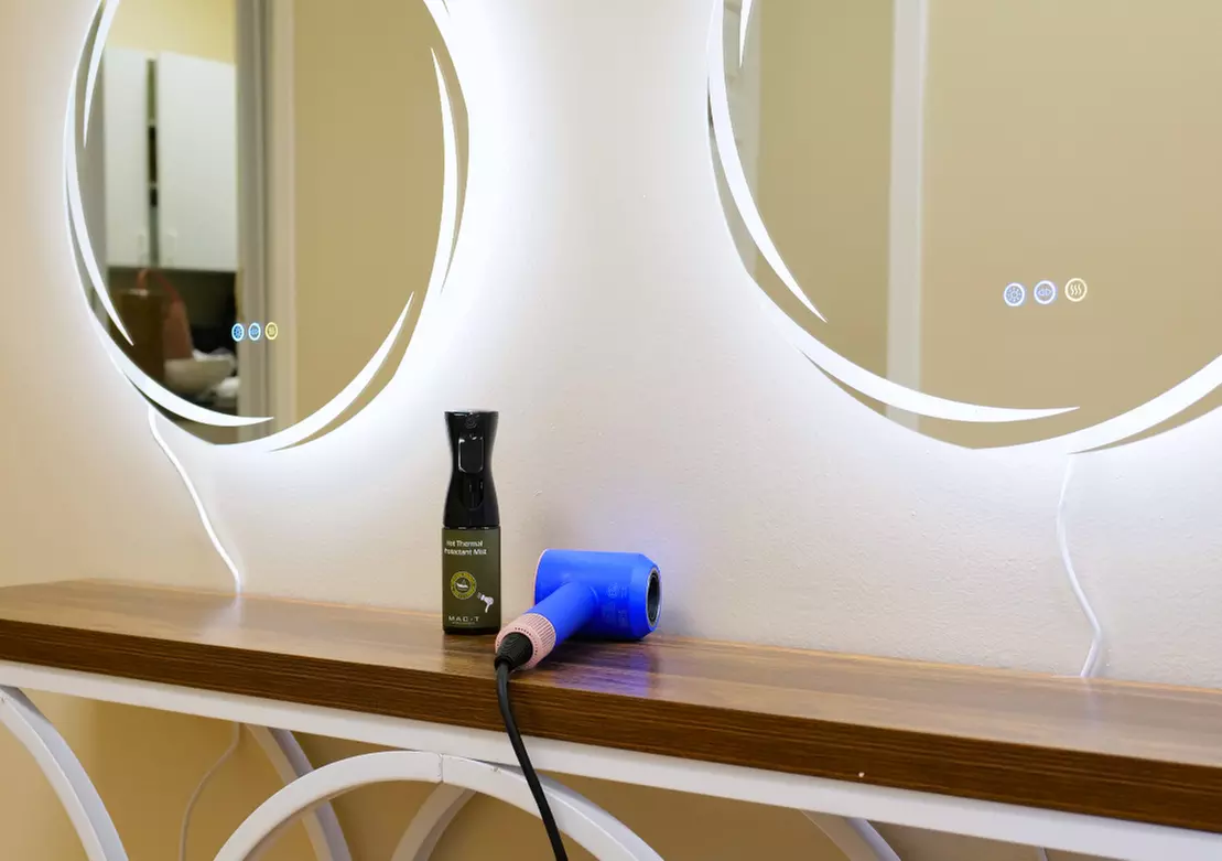 Up to 57% Off 60 or 120-Min Face & Scalp Massage + Hydrating Facial with Head Spa at Dear Heart Salon - Second Medium