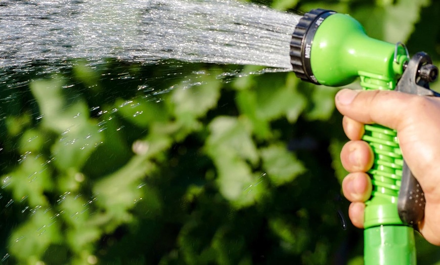 Image 2: Expandable Garden Hose Pipe with 7 Functions Spray Gun