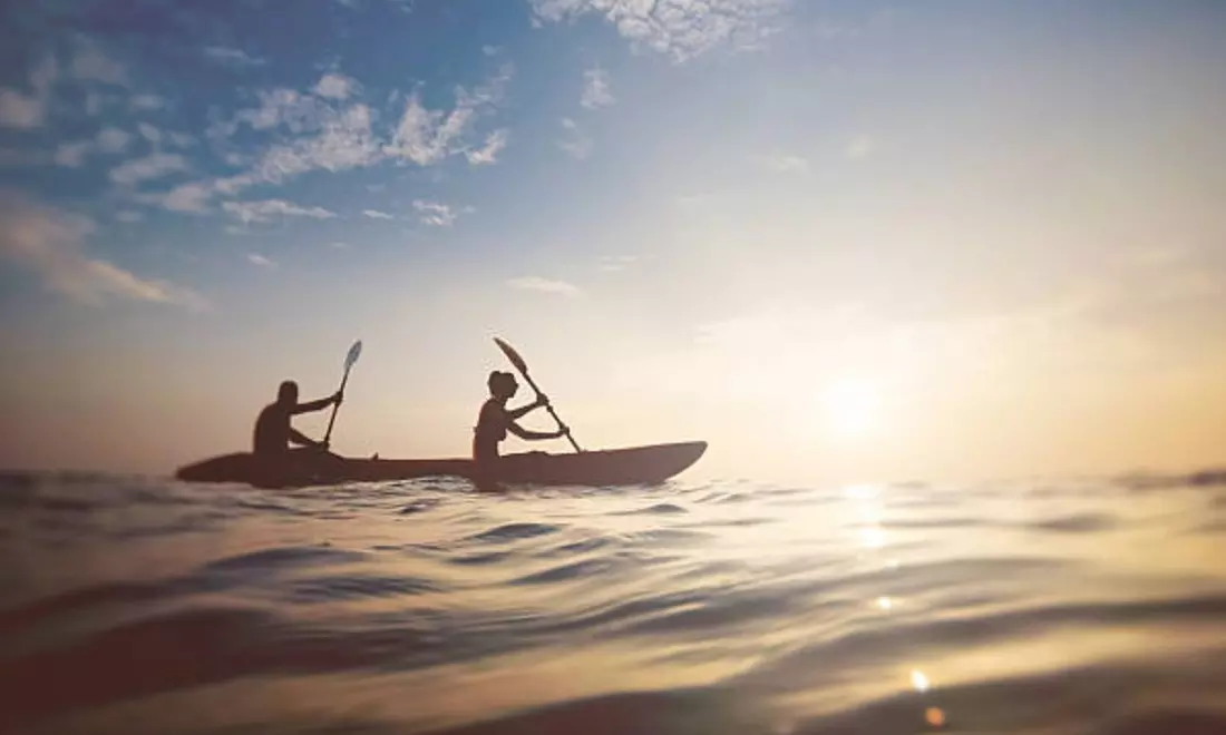 Alquiler de kayak o paddle surf durante 2 h para 1 o 2 personas