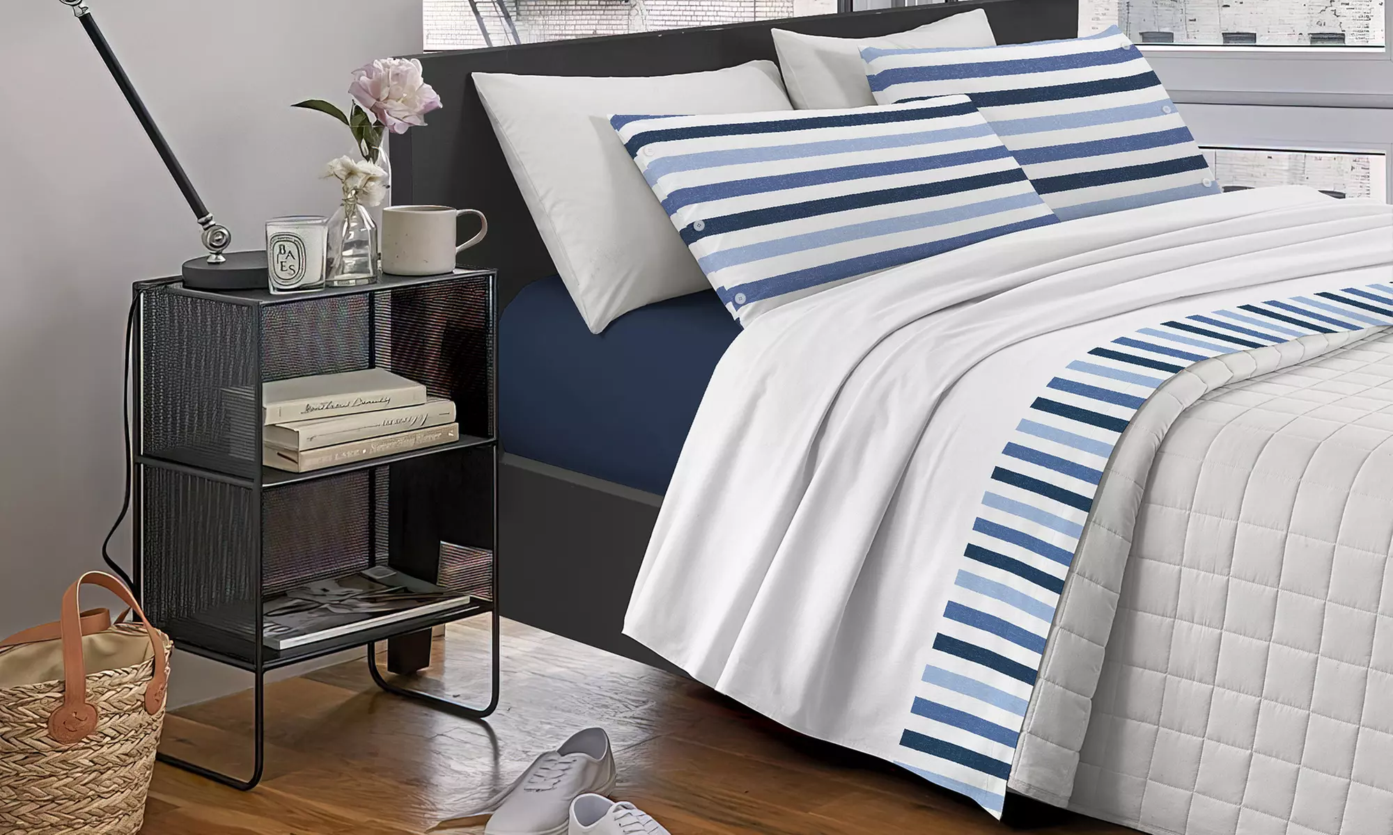 Completo lenzuola matrimoniale in cotone, disponibile in varie fantasie - Primary Image