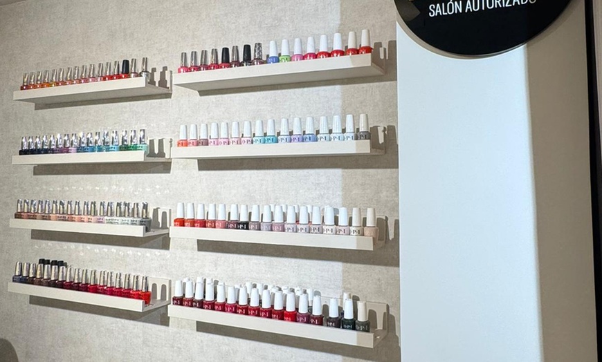 Image 8: Manicura y/o pedicura normal o semipermanente y primera puesta de uñas