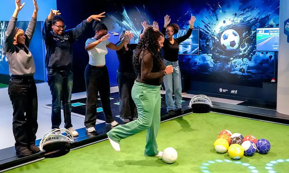 45 oder 90 Min. SOCCERBEAT für 1 Person: Fußballwelt mit 13 Spielzonen für Spiel & Wettbewerb (bis 32% sparen)