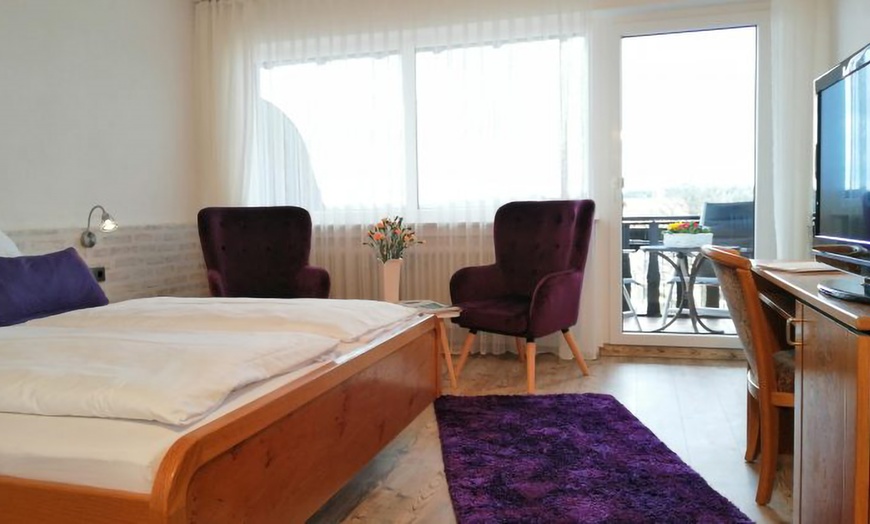 Image 13: Schwarzwald: Doppelzimmer mit Balkon & Spa, opt. mit 3/4-Pension