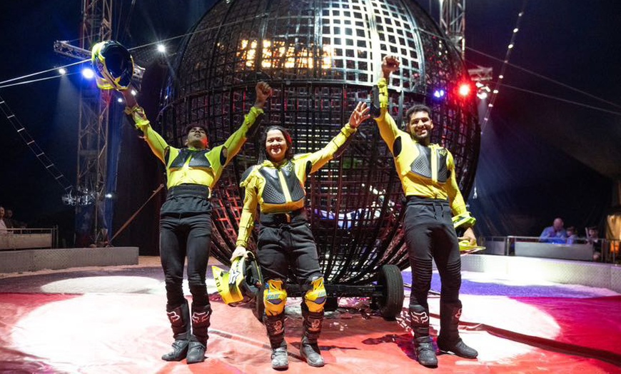 Image 13: Circus Vegas - American Circus