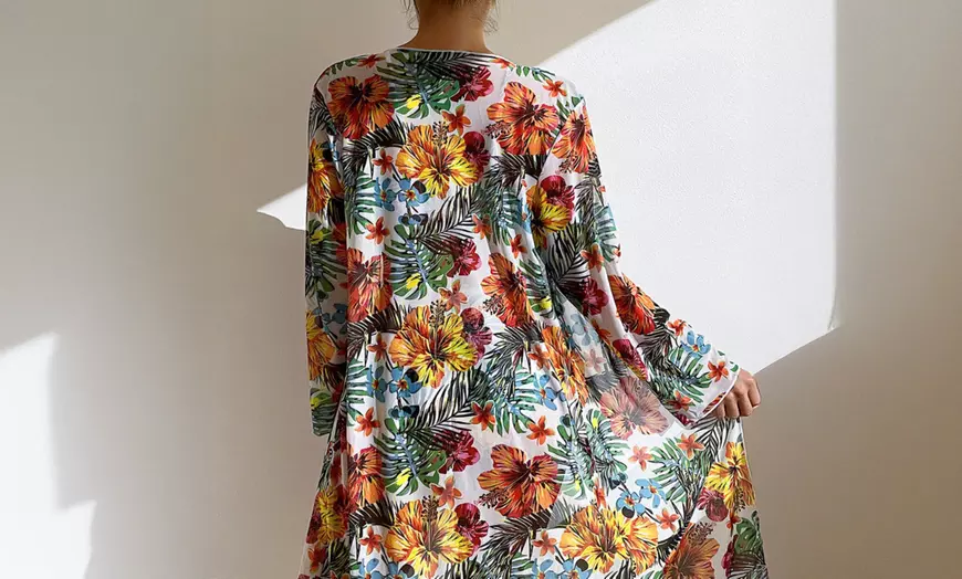 Image 4: Three-Piece Bikini Set with Floral Kimono in Adjustable Size