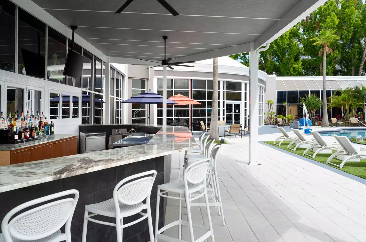 Comfortable Family Hotel in Kissimmee with Heated Pool
