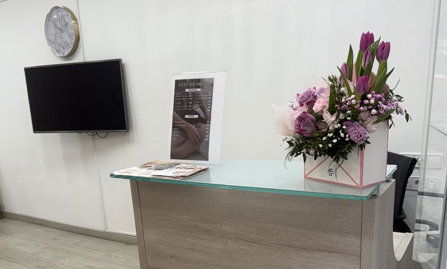 Image 2: Masaje de 30, 45 o 60 minutos a elegir entre distintas disciplinas