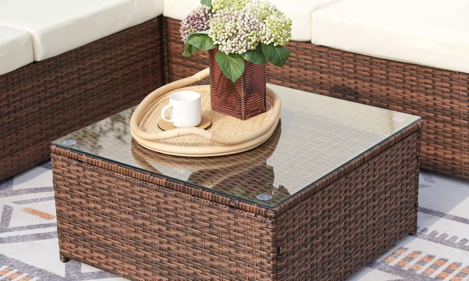 Salon de jardin 4 places Kocoon en résine tressée, modèle "Oacari"