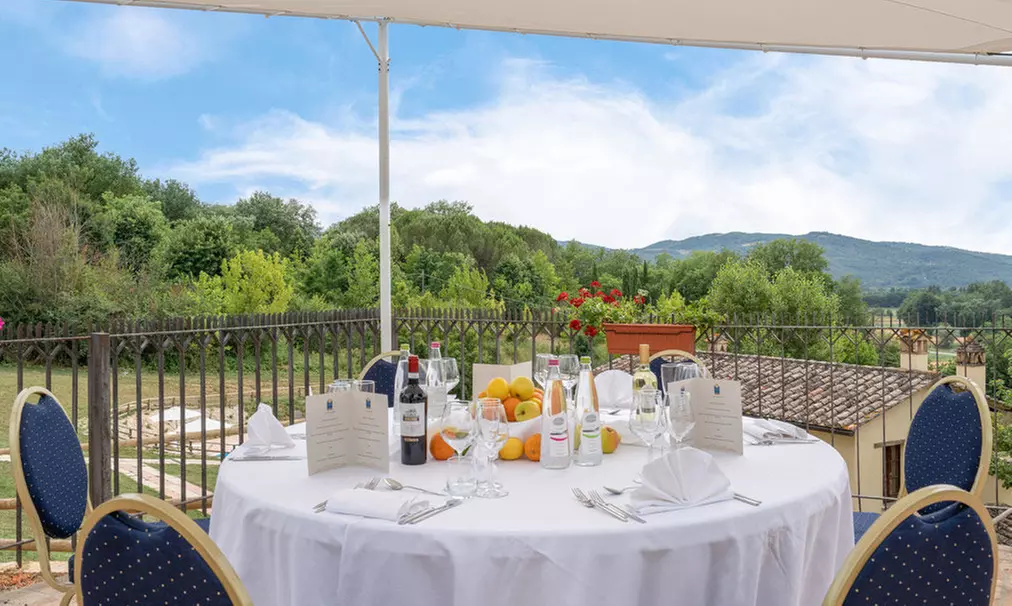 Perugia, Montone: Soggiorno per 2, 3 o 4 persone in mezza pensione