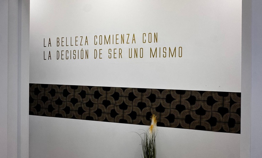 Image 3: 2 o 4 sesiones de lipoláser corporal efecto reductor en zona a elegir