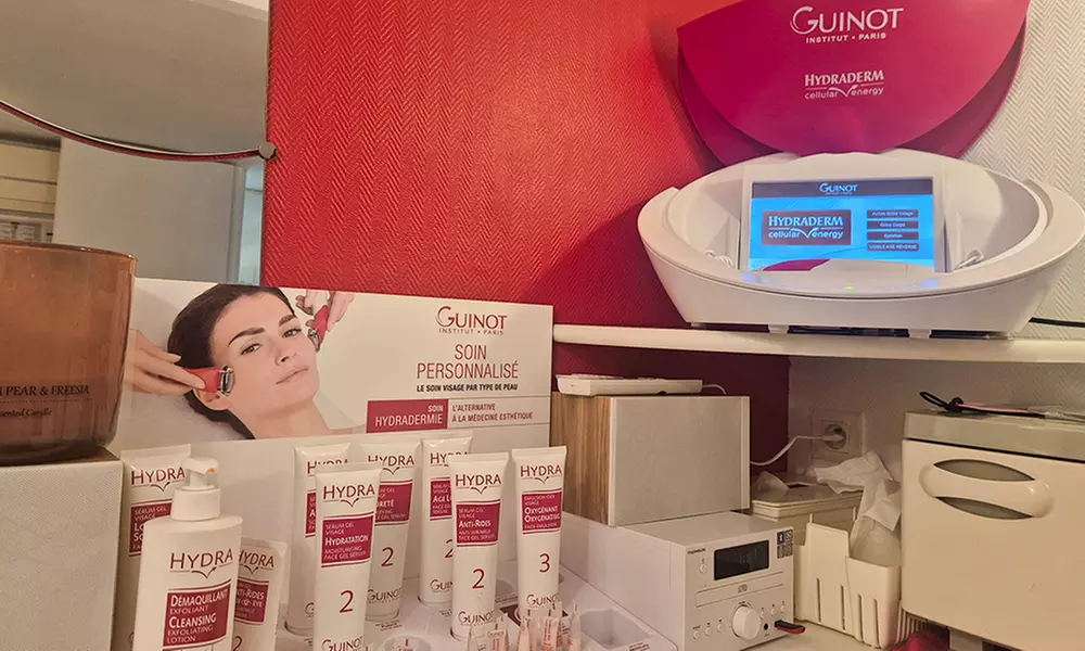 "Eye Lift" ou "Hydradermie Lift" Guinot : soins du visage à Coubron