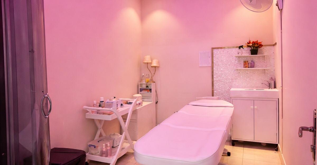 Revive Your Hair At Streaks Ladies Salon: Styling, Color & Treatment Revive Your Hair At Streaks Ladies Salon: Styling, Color & Treatment