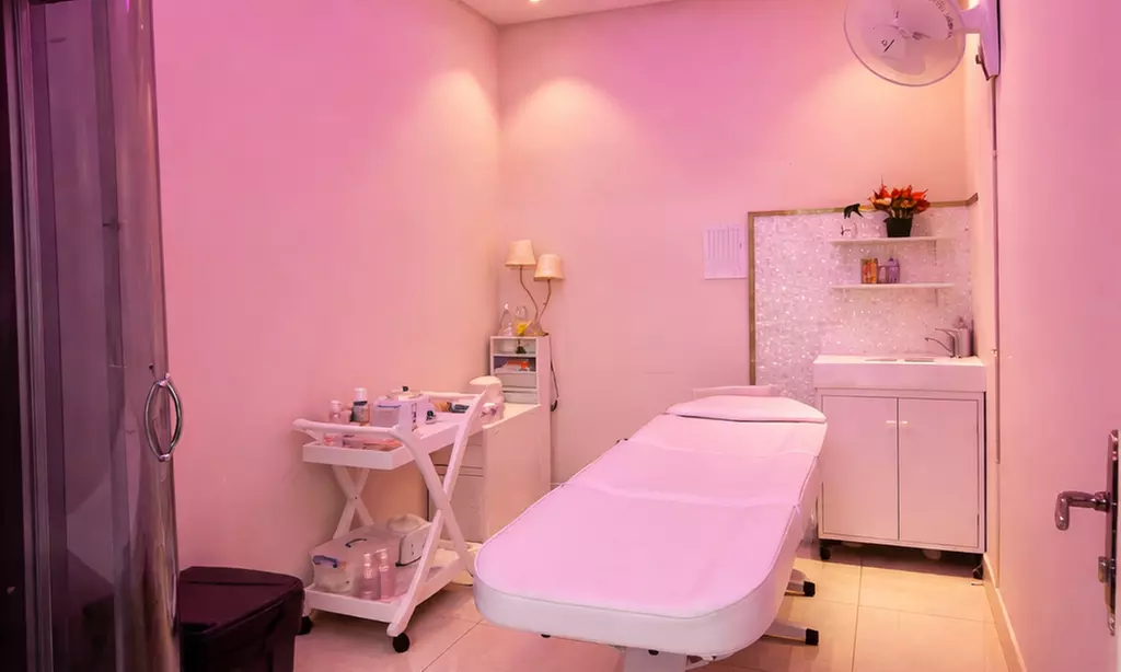 Revive Your Hair at Streaks Ladies Salon: Styling, Color & Treatment