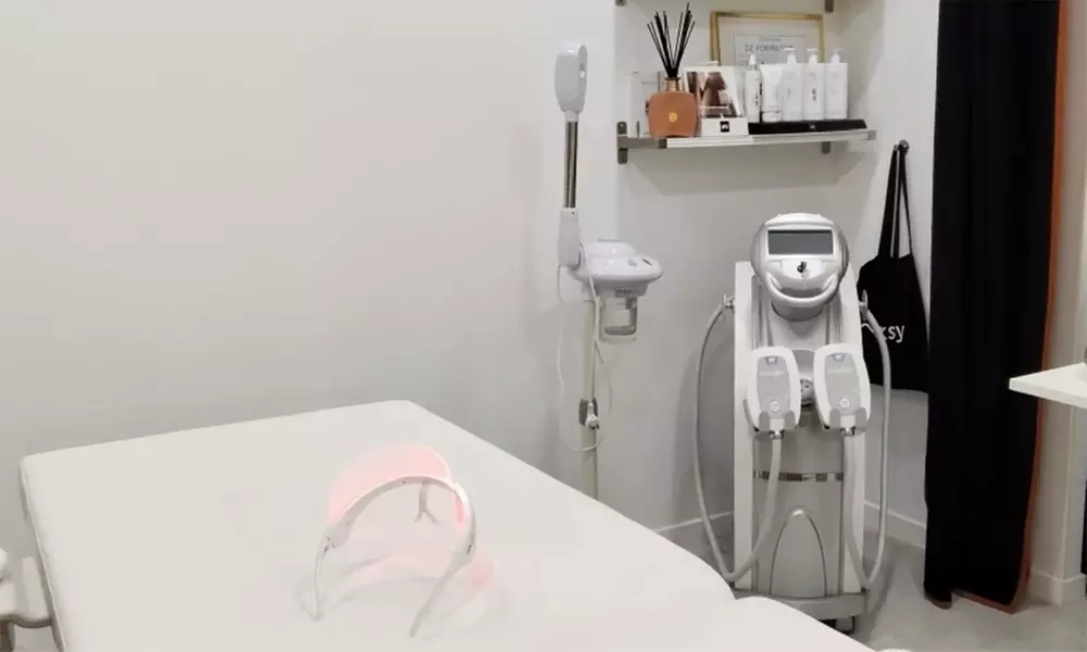 Massage et soin visage avec Divines Institut