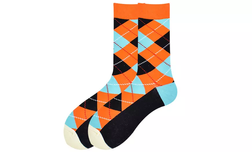 Image 3: 1, 5 o 10 pares de calcetines de caña alta con diseño estampado