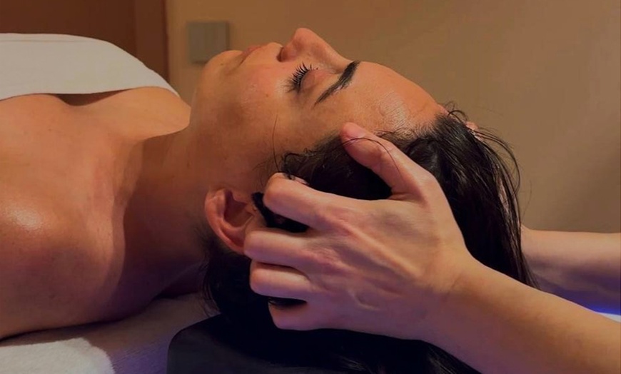 Image 2: Ritual head spa capilar de 60 o 90 minutos con bebida de cortesía