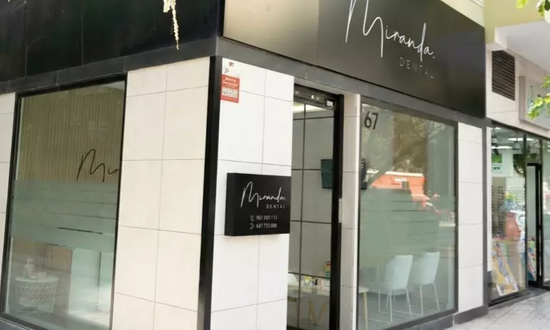 Limpieza bucal con ultrasonido y 1 o 2 empastes dentales