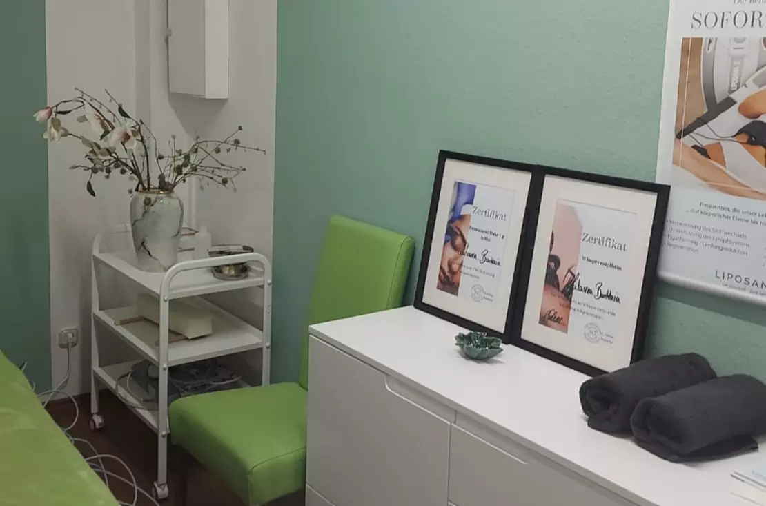 Wimpern- und/oder Augenbrauen-Lifting für 1 Person