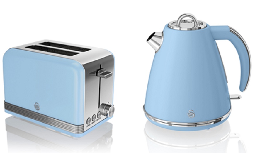 Image 2: Swan Retro Jug Kettle and Toaster