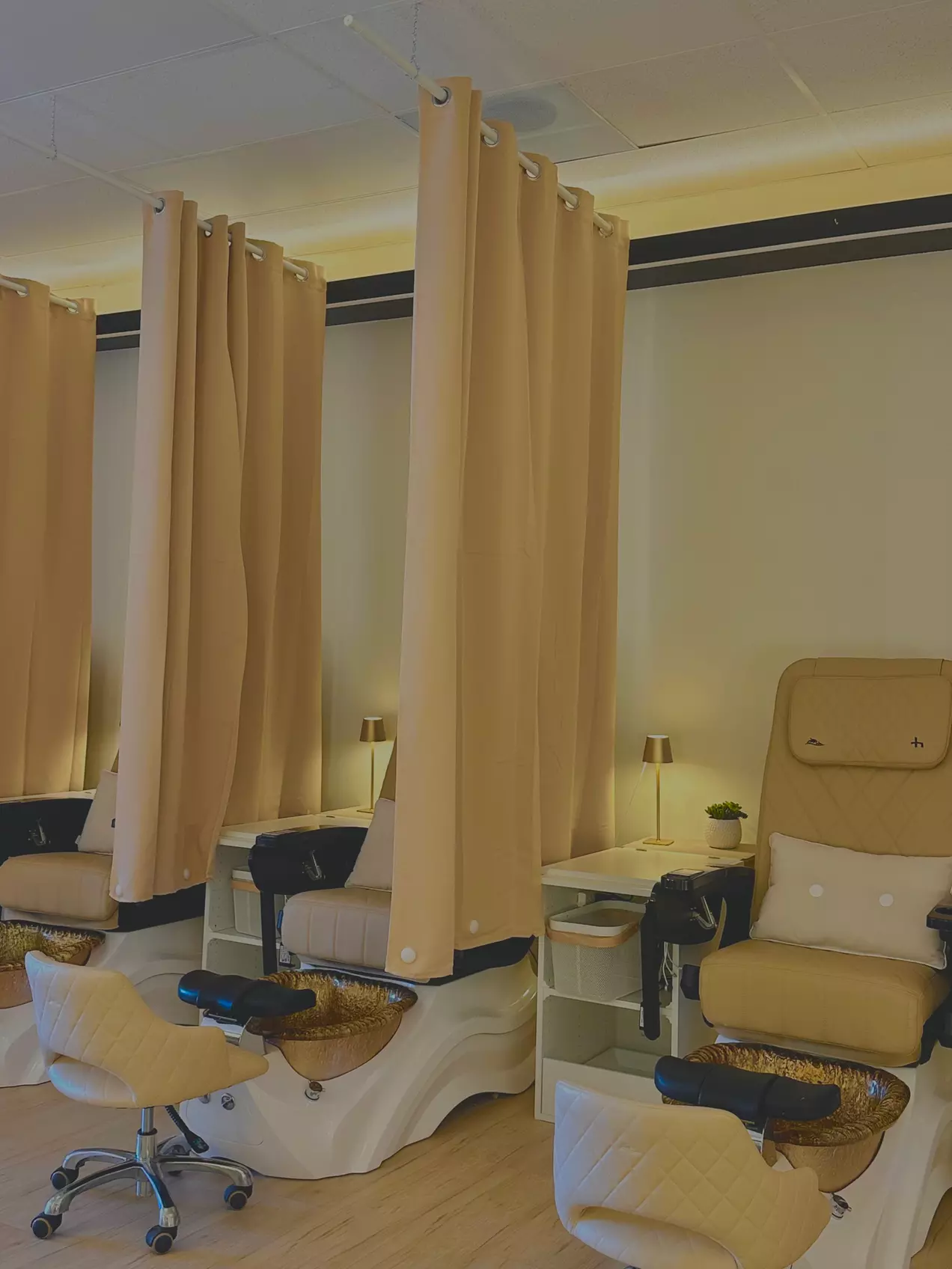 Shellac, Gel, or No-Chip Mani-Pedi Options for Lasting Shine