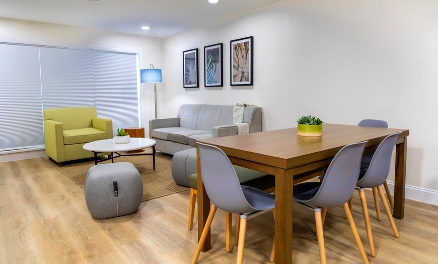 Image 10: Spacious Suites Sleep Up to 10 Guests at No Extra Charge