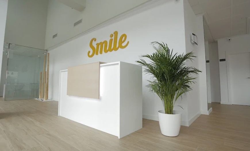 Image 10: 1 o 2 sesiones de blanqueamiento dental y limpieza bucal para 1 