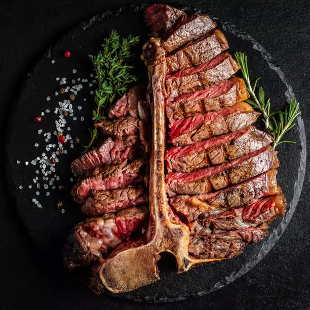 1Kg of Tomahawk, T-Bone or Rib-Eye Steak with Fries at American Diner