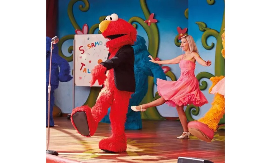 Image 2: Cofre canjeable por acceso ilimitado a PortAventura con opciones extra