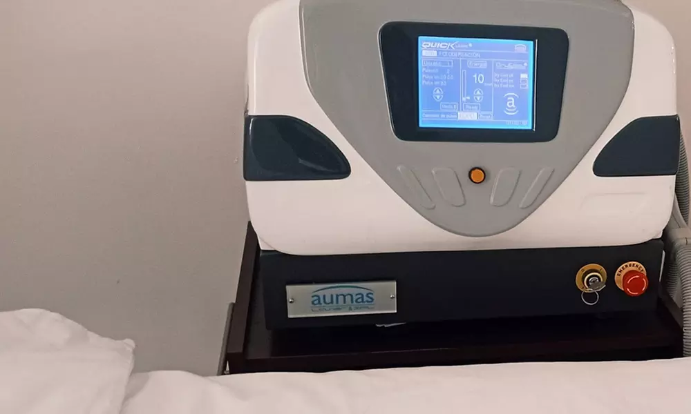 Rejuvenecimiento facial con láser y velo de colágeno luminoso