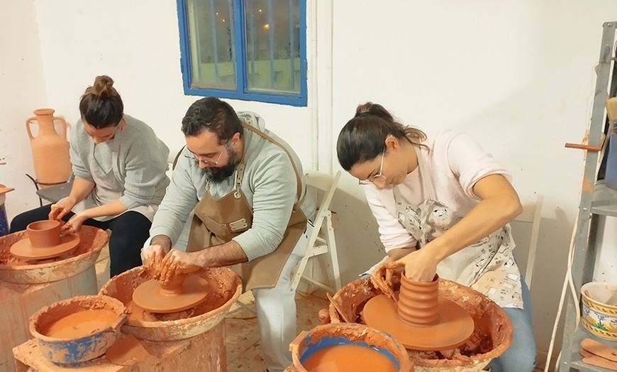 Image 6: Experiencia de alfarería o decoración de cerámica con picoteo y bebida