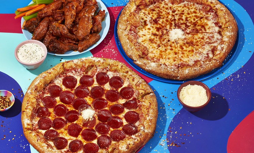 Image 4: Ultimate Family Day with 1, 2, or 4 -Mini Golf, Pizza, Drinks 