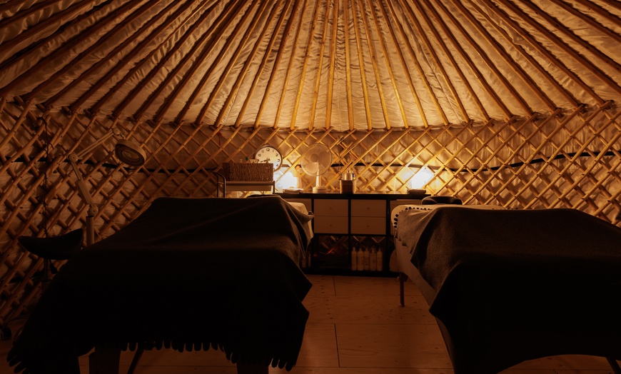 Image 2: Deluxe wellnessbehandeling in een yurt