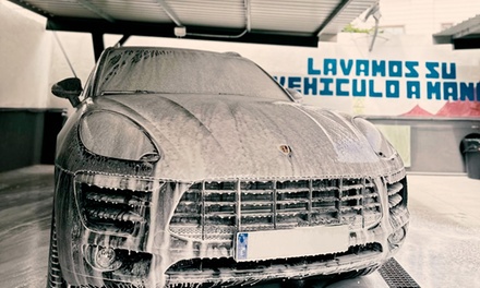 Lavado a mano interior y exterior de coche con limpieza básico - Taller Autolavado El Sol