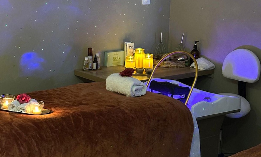 Image 3: Massage crânien, bain de vapeur et masque : tentez le Head Spa