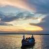 Image 1: Paseo en barca por la Albufera para parejas, familias o grupos