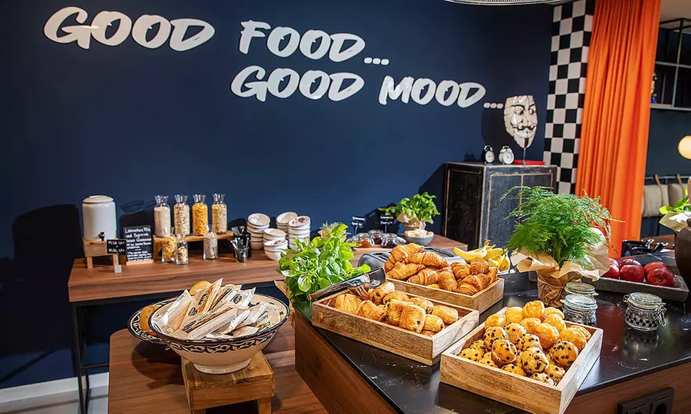 Frühstücksbuffet inkl. 1 Glas Sekt für 2 oder 4 Personen