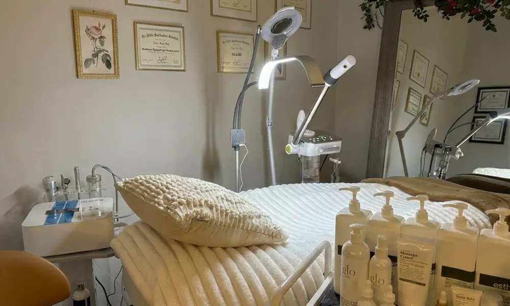 Glassy Glow & Nano-Inflacure Skin Treatment Package