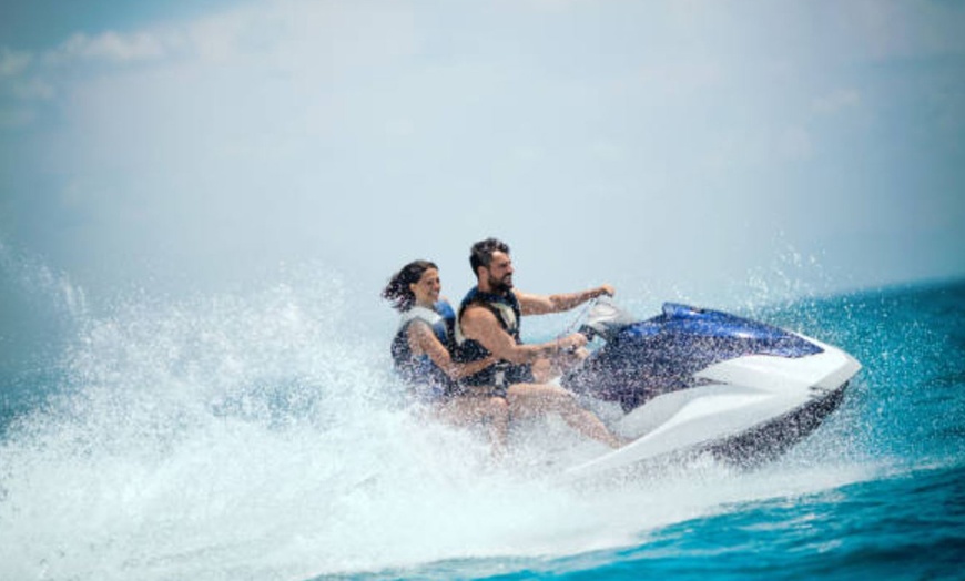 Image 6: Hasta 17% de dto. en Alquiler de motos acuáticas en Limit Boat Rental