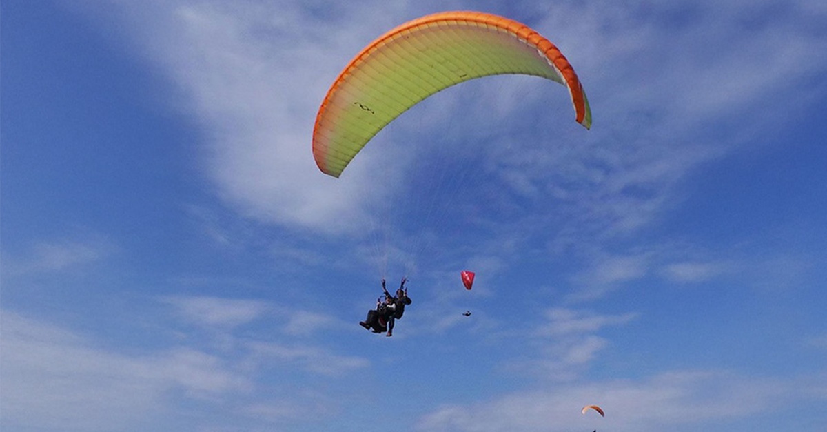 Vuelo biplaza en parapente en Santa María de Oia, Galicia