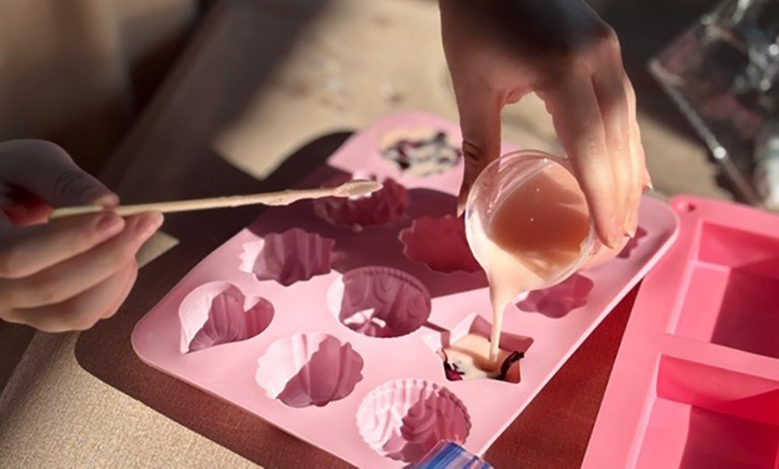 Image 2: Custom Crafting Parties – Unleash Creativity at Home