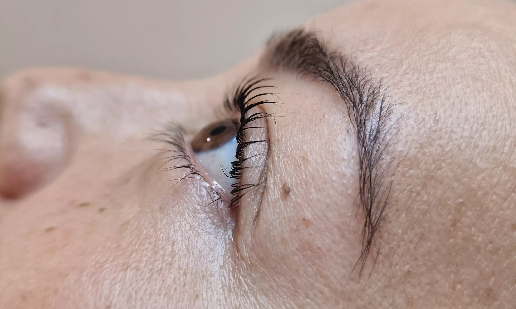 Lifting y tinte de pestañas con opción a diseño y exfoliación de cejas