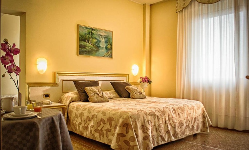 Image 4: Abano Terme 4*: Smart Room con mezza pensione e piscine termali