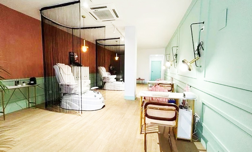 Image 4: Radiofrecuencia facial y corporal, 2, 4 o 6 sesiones con mascarilla