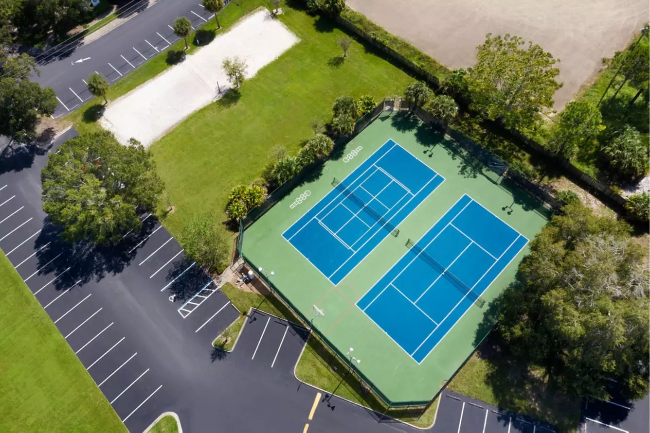 Luxury Resort Near Orlando Parks - Book Now!